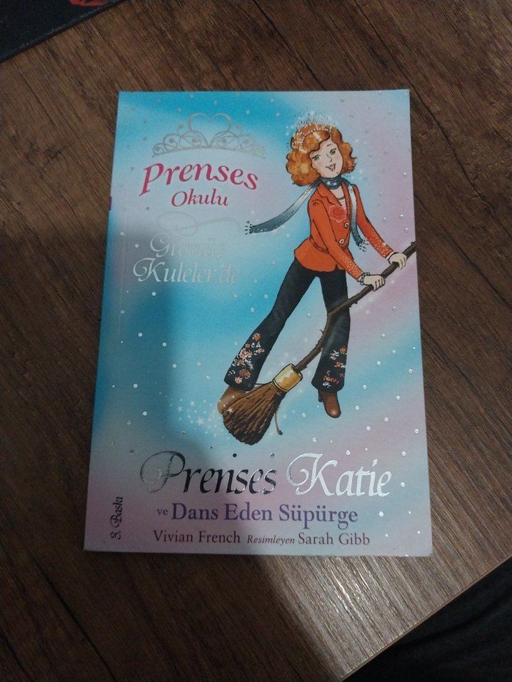 Prenses Katie ve Dans Eden Süpürge Kitabı - Görsel 2