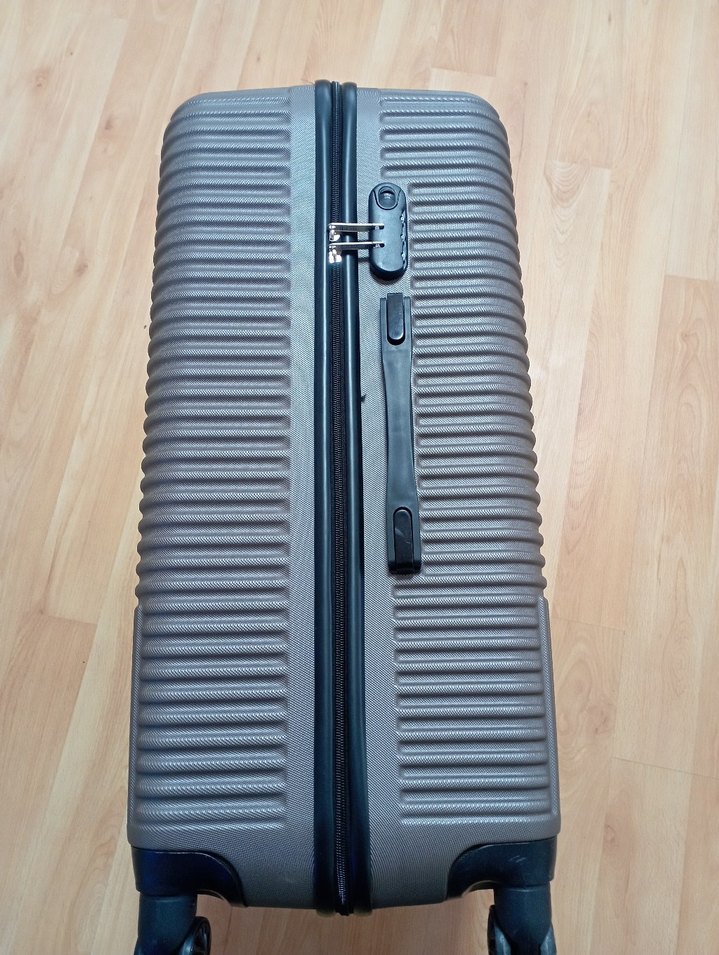 Gri Kilitli Erkek Valiz - Büyuk Boy - Görsel 4