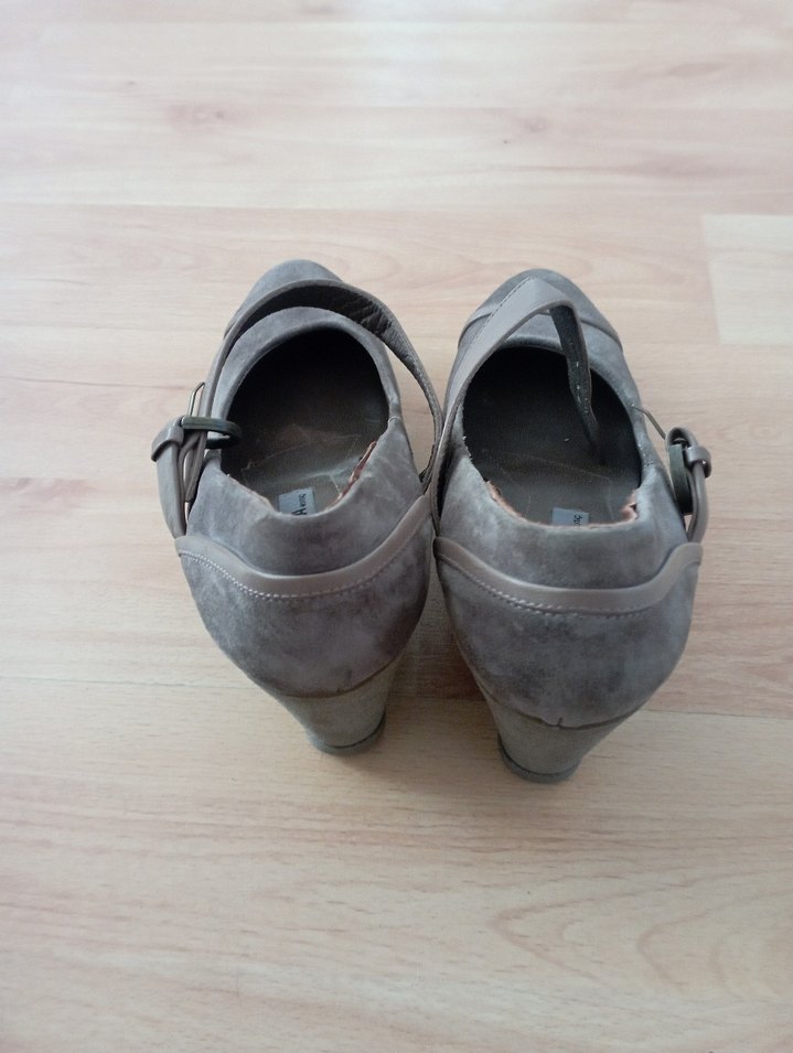 Gri Süet Tokalı Topuklu Kadın Ayakkabısı - Görsel 3