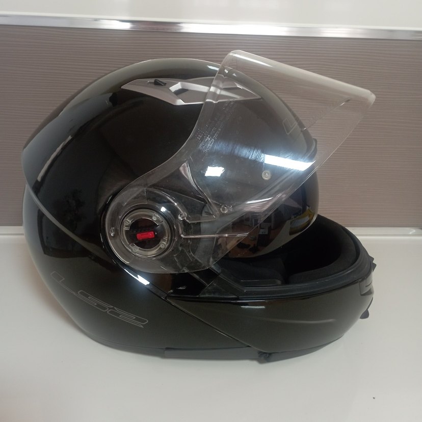 Siyah LS2 Motosiklet Kaskı XL - Görsel 3