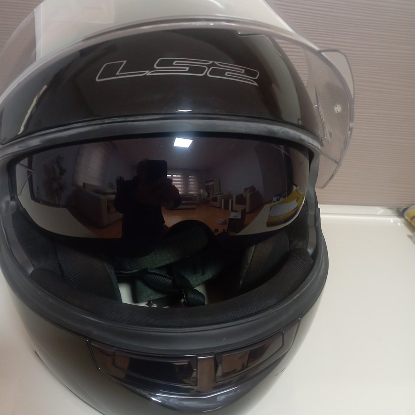 Siyah LS2 Motosiklet Kaskı XL - Görsel 2