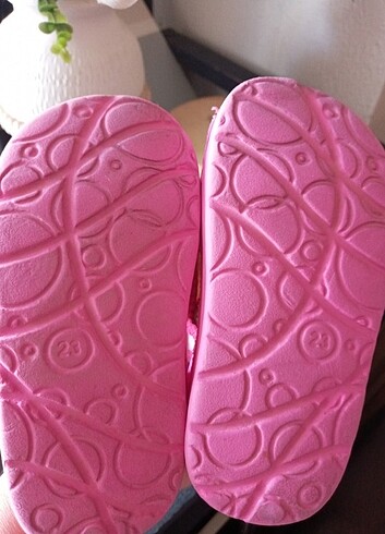 23 Beden pembe Renk Hello Kitty sandalet