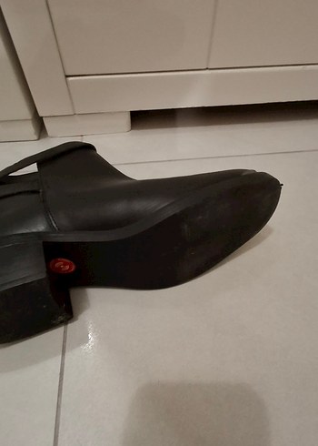 Mango Siyah Tokalı Deri Kadın Bot