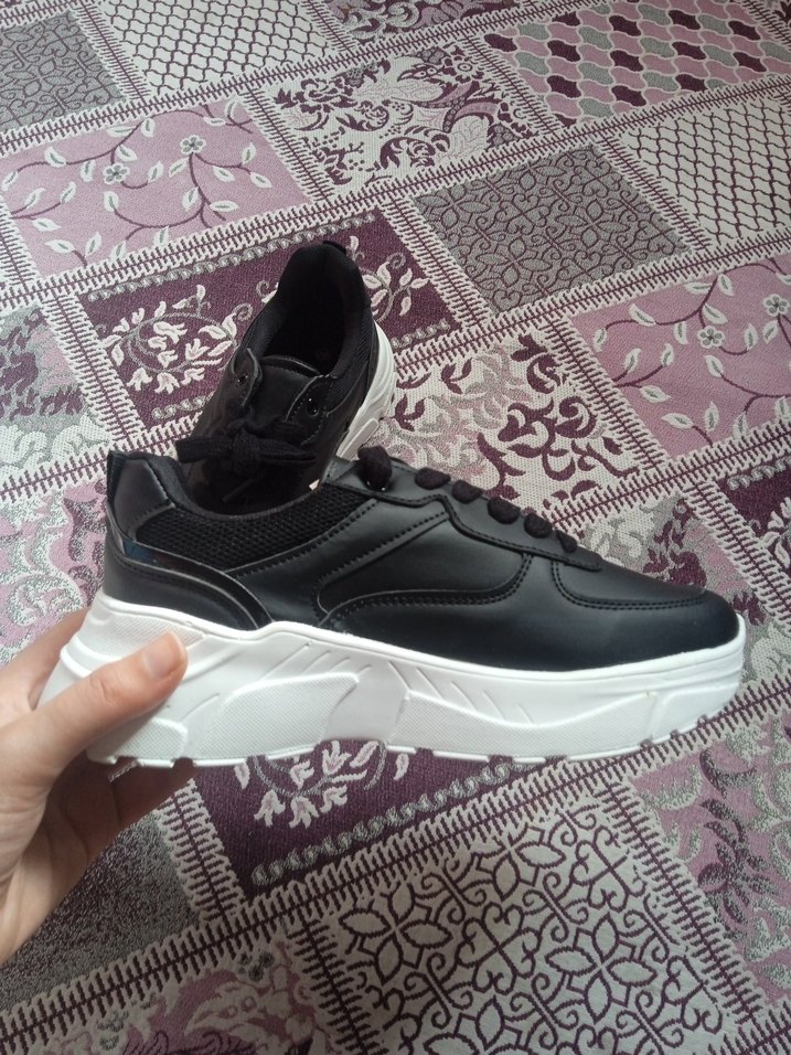 Kadın Siyah Bağcıklı Spor Ayakkabı - Görsel 5