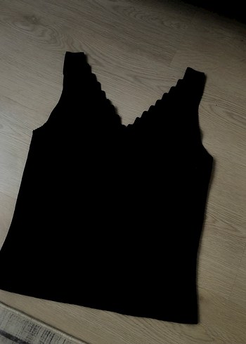 Siyah V Yaka Kadın Atlet