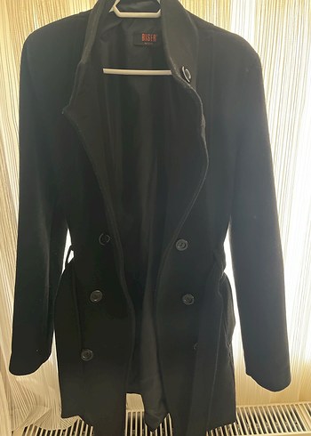 Düğmeli Siyah Kaban - Görsel 2