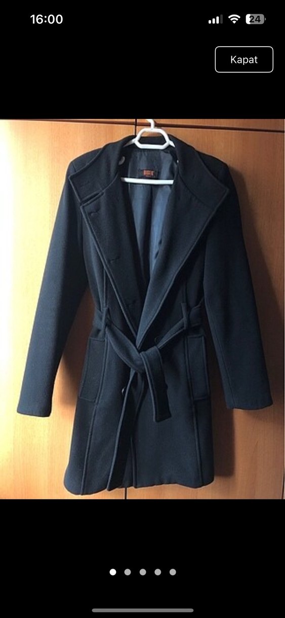 Düğmeli Siyah Kaban - Görsel 3