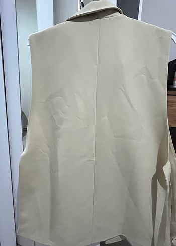 l Beden Bej Düğmeli Kolsuz Midi Blazer