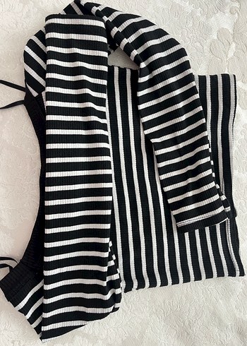 Defacto Çizgili Siyah Beyaz Triko Crop Top
