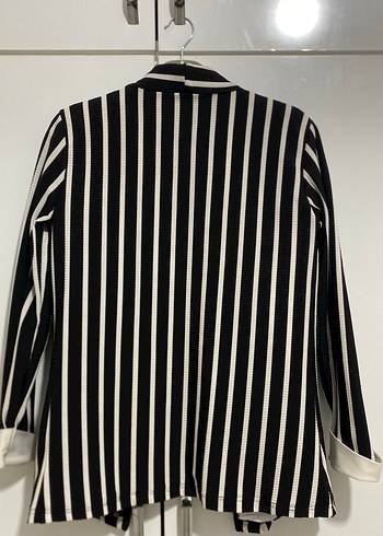 Kadın Siyah Beyaz Çizgili Blazer - Görsel 3