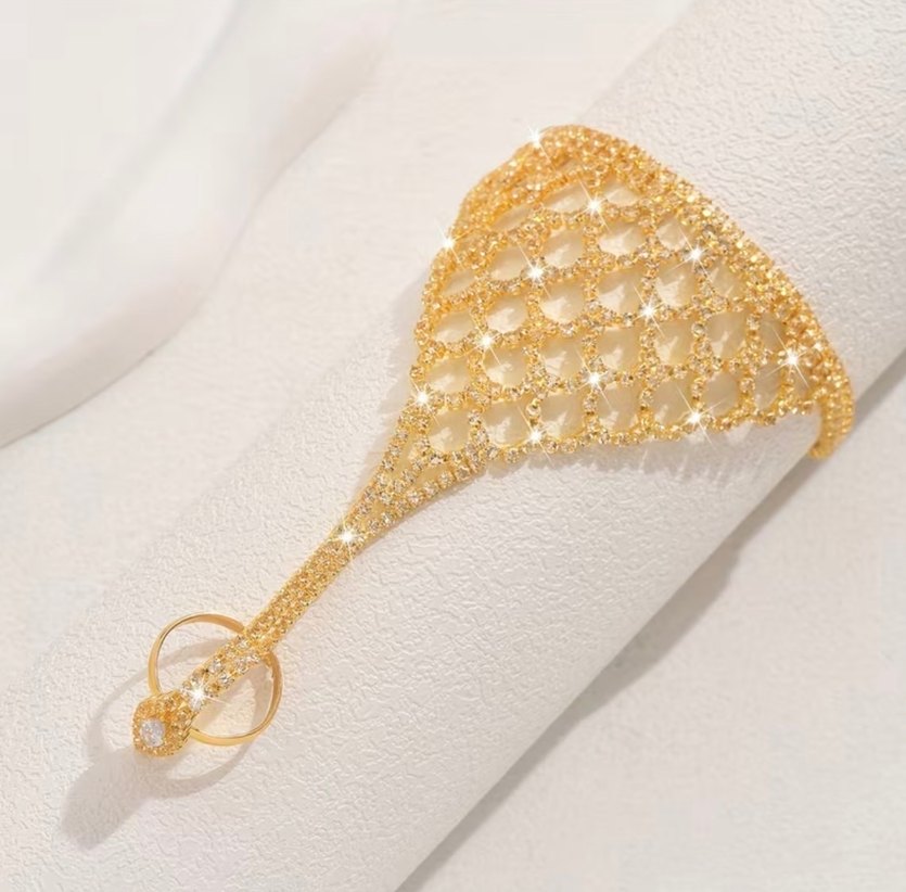 Altın Renkli Parlak Zincirli Kadın El Aksesuarı - Görsel 3