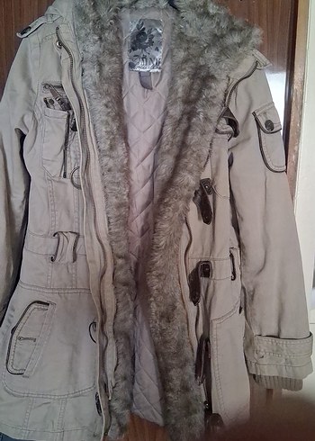 Kürk Detaylı Bej Kadın Mont - Görsel 3