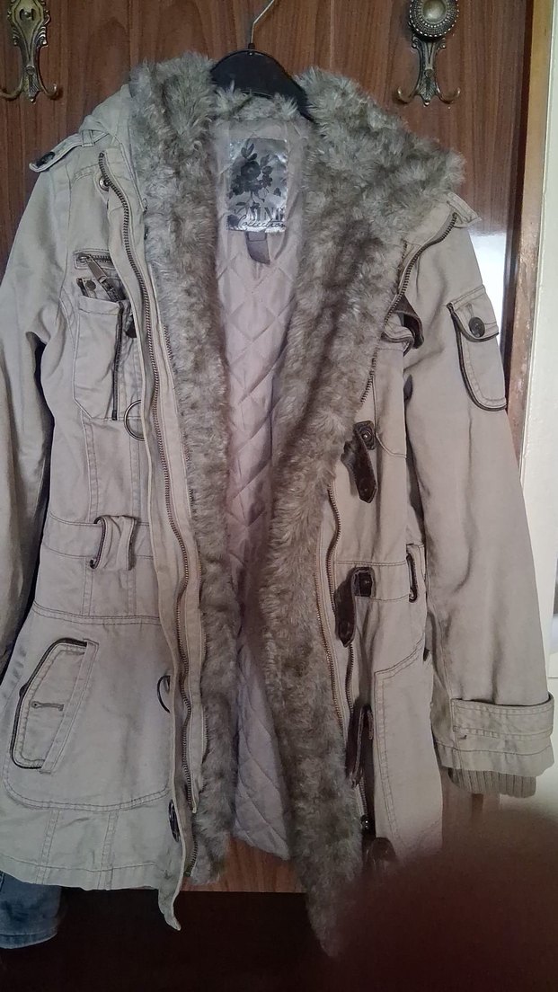 Kürk Detaylı Bej Kadın Mont - Görsel 3