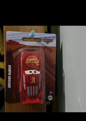 Parlak Kırmızı Oyuncak Araba - Lightning McQueen