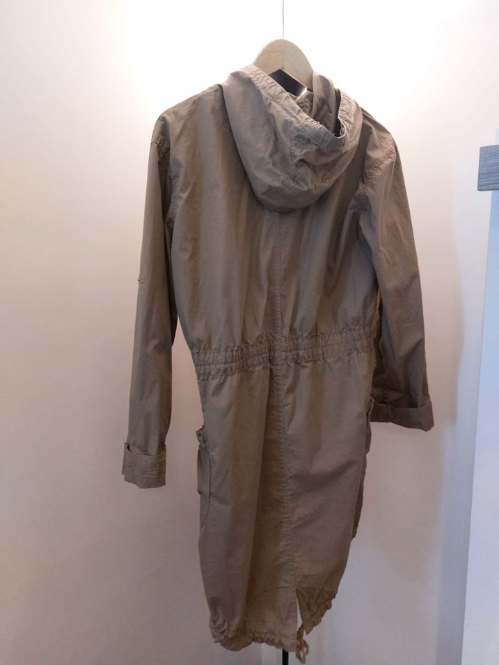 Kemerli Bej Midi Kadın Yağmurluk - Görsel 3