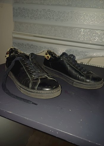Siyah Leopar Desenli Deri Kadın Sneakers