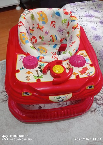 oyuncaklı bebek yürüteci