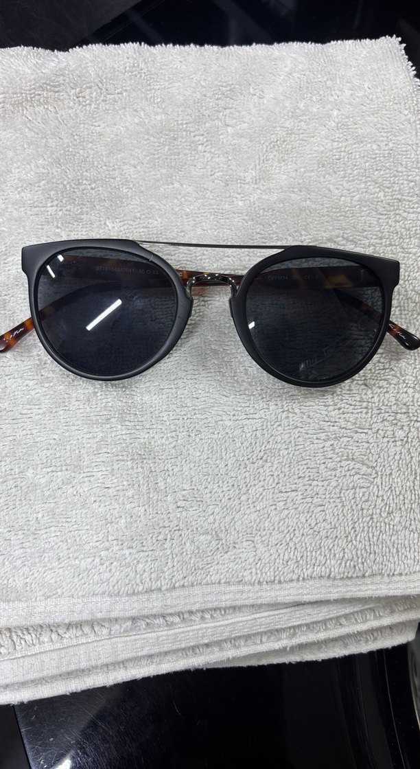 Minimalist Gri Kadın Gözlüğü, Tokalı - Görsel 2