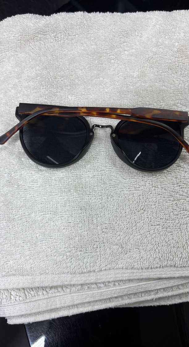 Minimalist Gri Kadın Gözlüğü, Tokalı - Görsel 3