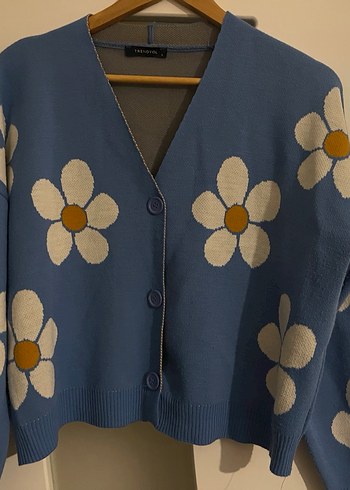 Çiçek Desenli Mavi Düğmeli Kadın Hırka - Görsel 4