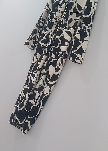 m Beden Uzun Siyah Beyaz Batik Desenli Elbise