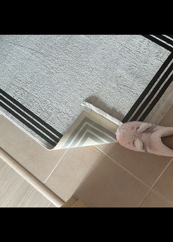 Gri Kenar Detaylı Klasik Halı - Görsel 4