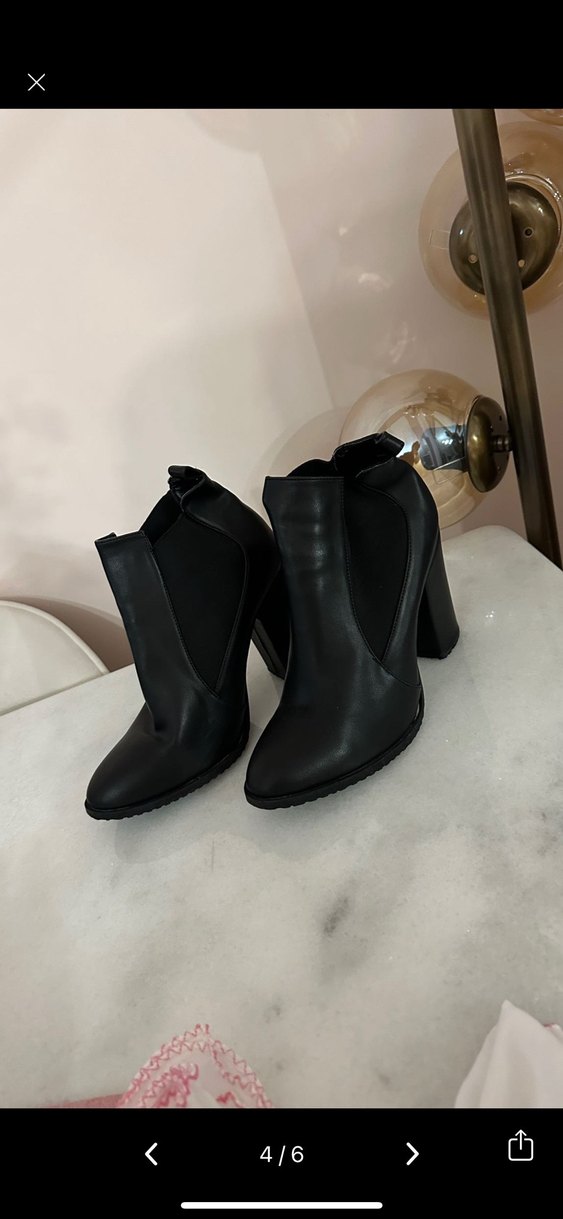 Siyah Deri Tokalı Kadın Topuklu Bot - Görsel 3