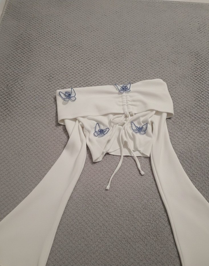 Düğmeli Beyaz Straplez Nakışlı Bluz letgo hesabımda daha uygun - Görsel 2