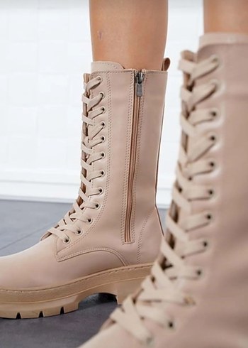 Bej Deri Bağcıklı Kadın Botu - Görsel 3