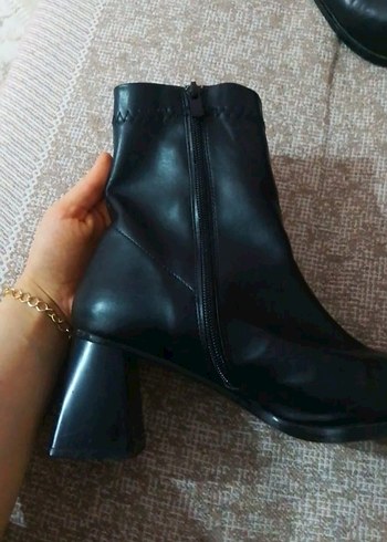 Siyah Deri Tokalı Stiletto Topuklu Kadın Bot - Görsel 4