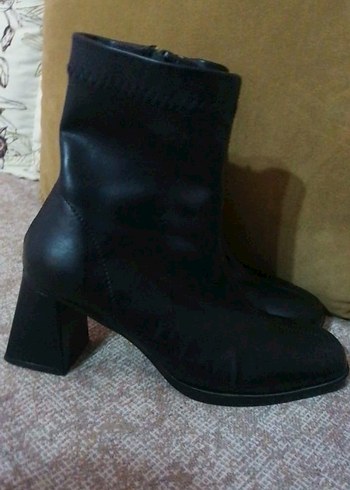 Siyah Deri Tokalı Stiletto Topuklu Kadın Bot - Görsel 8