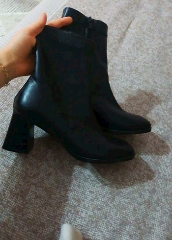 Siyah Deri Tokalı Stiletto Topuklu Kadın Bot - Görsel 5