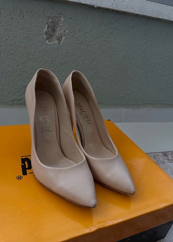 Beyaz Minimalist Stiletto Kadın Ayakkabı - Görsel 3