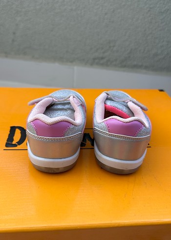 Kız Çocuk Gri-Pembe Cırt Cırtlı Spor Ayakkabı - Görsel 4