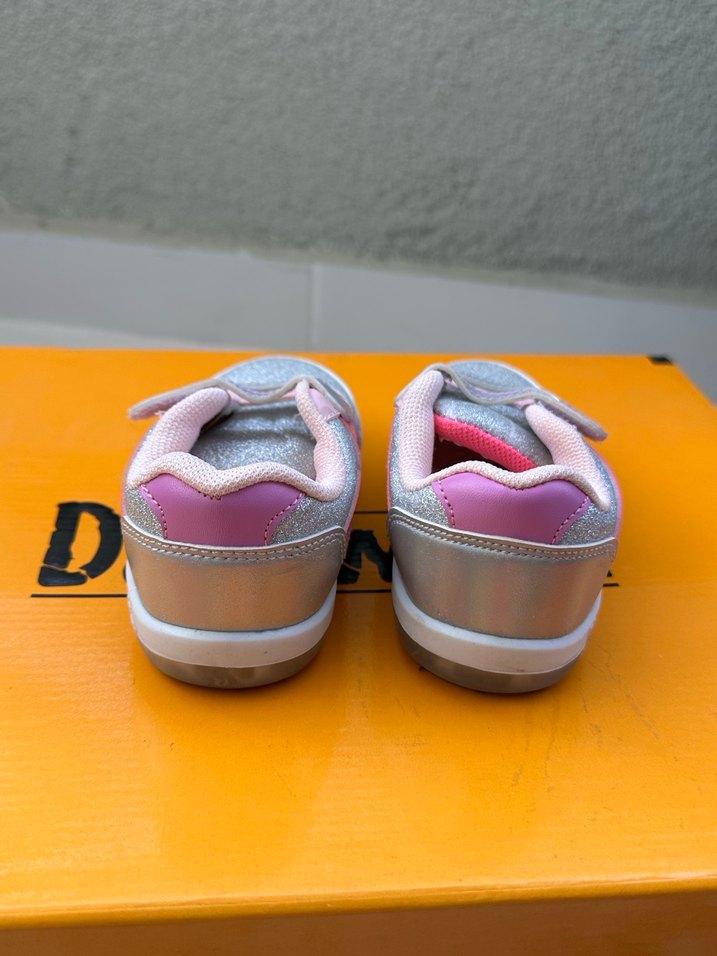 Kız Çocuk Gri-Pembe Cırt Cırtlı Spor Ayakkabı - Görsel 4