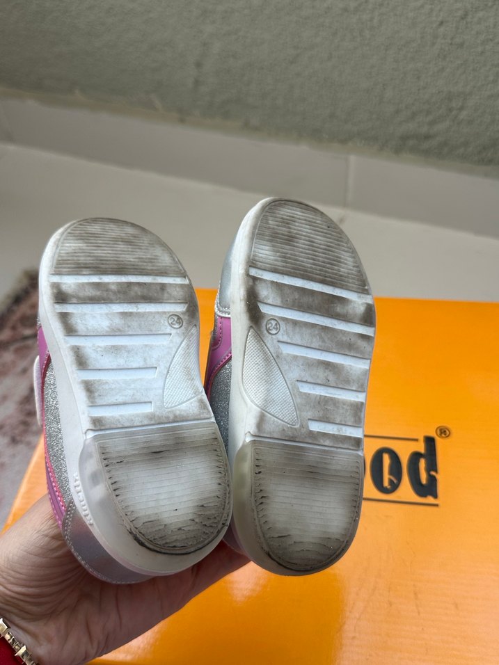 Kız Çocuk Gri-Pembe Cırt Cırtlı Spor Ayakkabı - Görsel 5