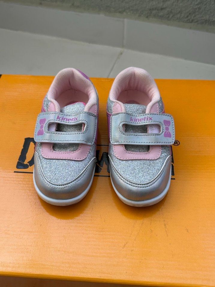 Kız Çocuk Gri-Pembe Cırt Cırtlı Spor Ayakkabı - Görsel 3