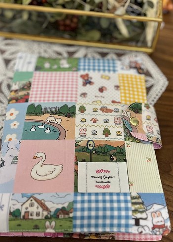 Diğer Mutlu dünya kitap/tablet kılıfı