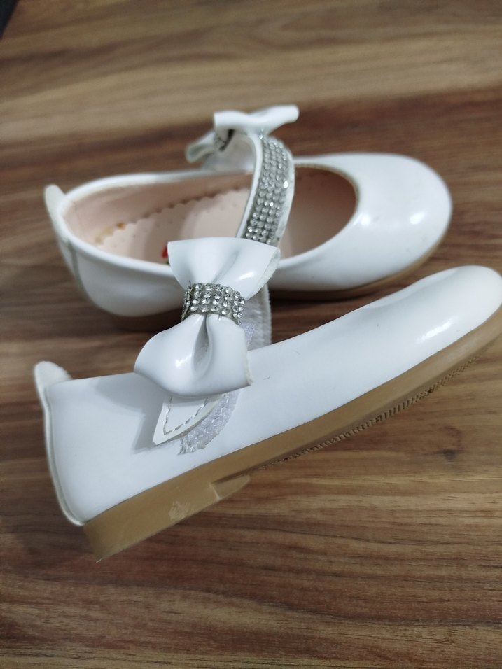 Beyaz Tokalı Kız Çocuk Babet Ayakkabı - Görsel 4