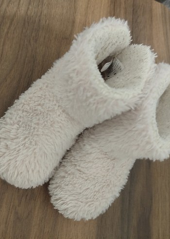 Beyaz Nakışlı Kız Çocuk Sıcak Ev Botu - Görsel 2