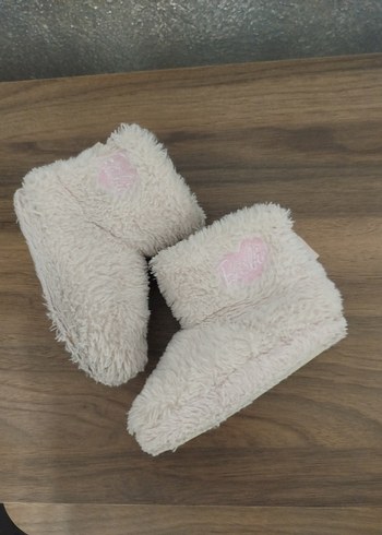 Beyaz Nakışlı Kız Çocuk Sıcak Ev Botu - Görsel 3