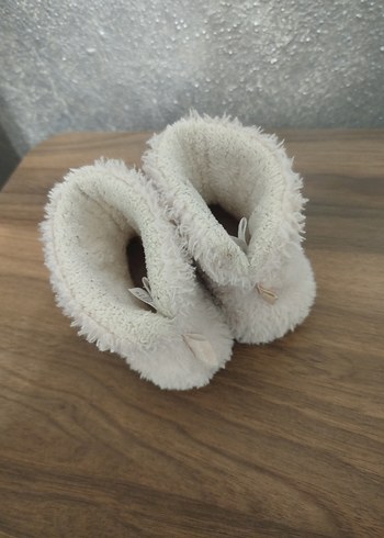 Beyaz Nakışlı Kız Çocuk Sıcak Ev Botu - Görsel 4