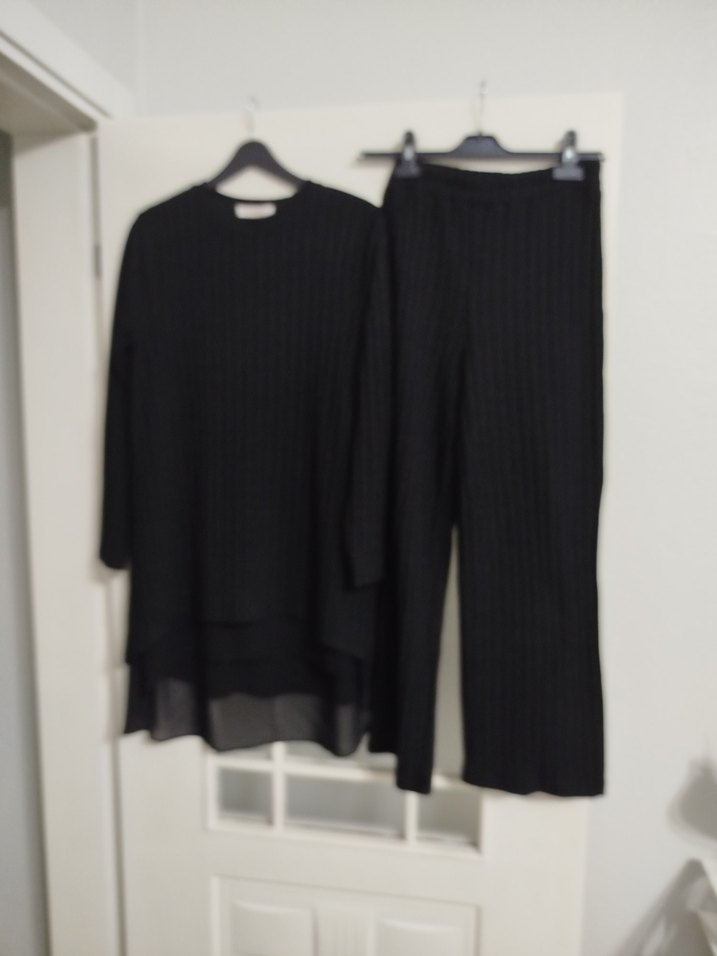 Siyah Uzun Kollu Triko Etek Ucu Şifon Tunik Pantolon Takım - Görsel 2