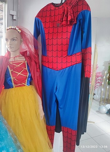 Yetişkin Spidermen Batman