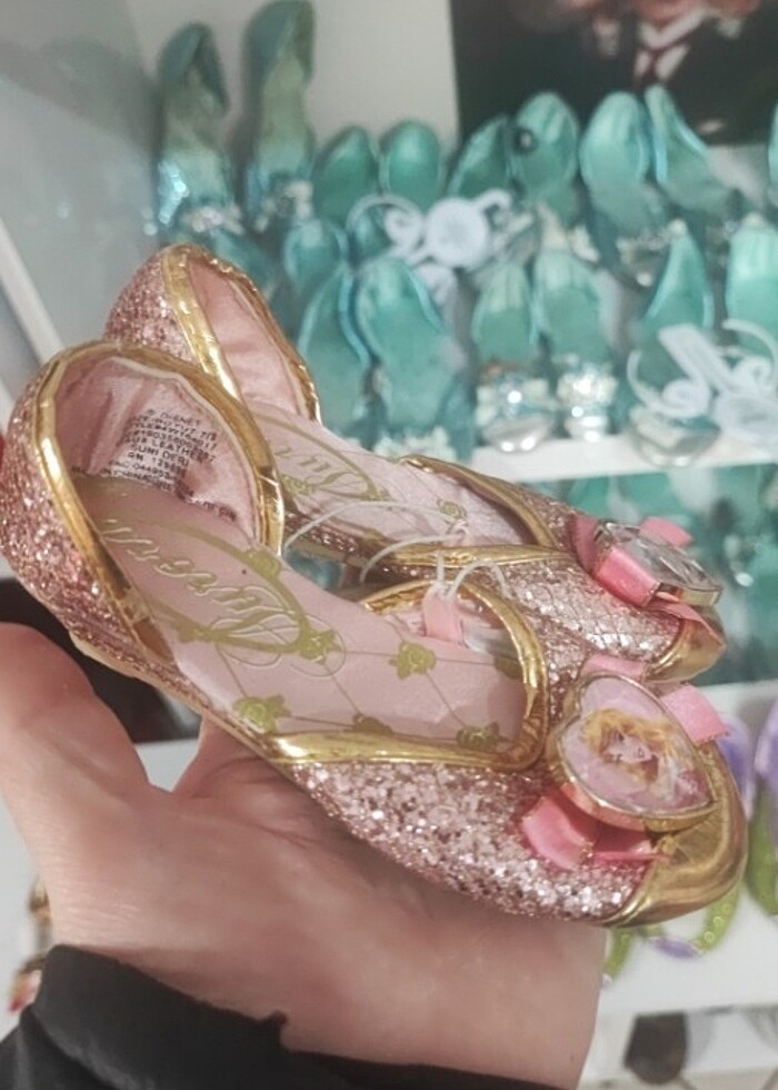 Uyuyan Güzel Ayakkabi - Görsel 2