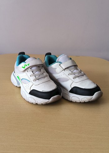 VTY  34 Numara Çocuk Spor Ayakkabı - Görsel 2