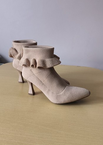 38 numara Bej Kadın Dolgu Topuk Bot - Görsel 3