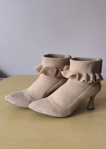 38 numara Bej Kadın Dolgu Topuk Bot - Görsel 2