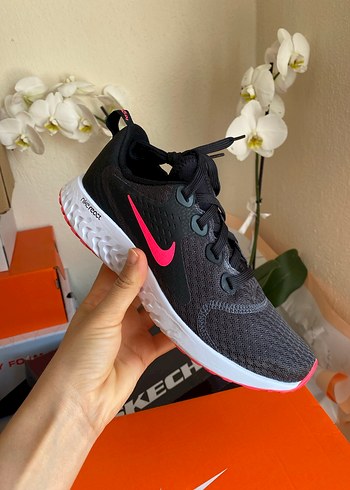 Nike Kadın Spor Ayakkabı