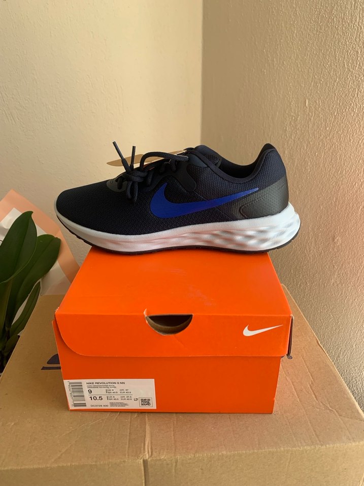 Nike spor ayakkabısı - Görsel 2